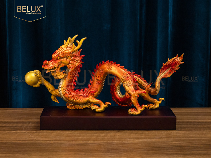 Tượng rồng ôm ngọc bằng đồng decor dài 36cm